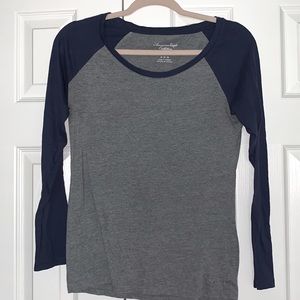 Medium American eagle baseball T-shirt!